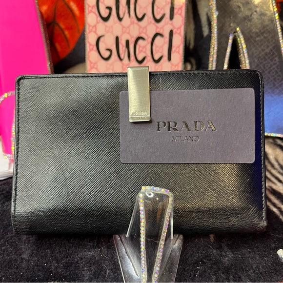 Prada EUC Vintage PTA Foglio in Pelle Saffiano Leather Bifold Black Wallet - Picture 1 of 15